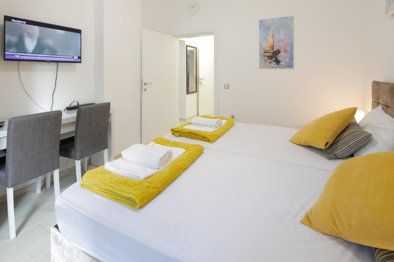 Aviator Apartments & Rooms Nikola Tesla Airport Belgrade Surcin Ngoại thất bức ảnh