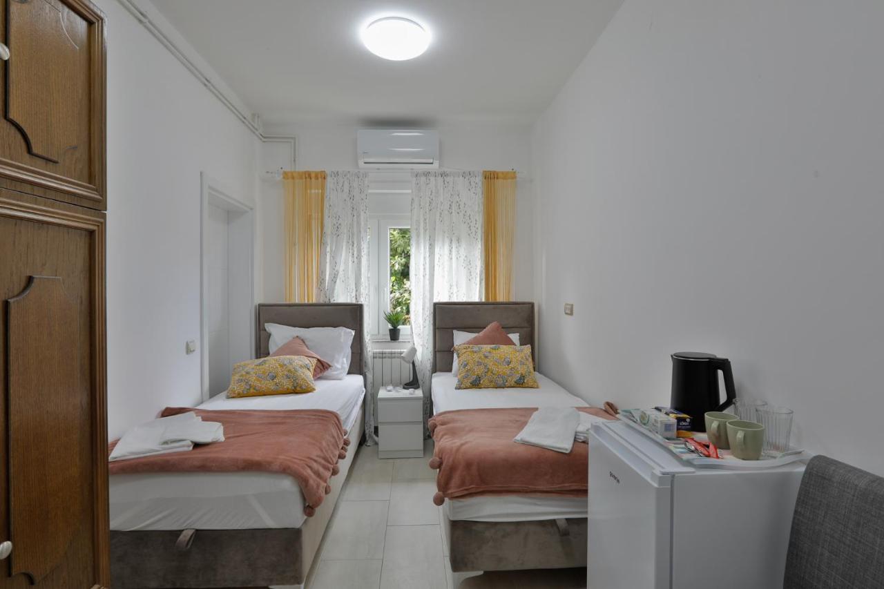 Aviator Apartments & Rooms Nikola Tesla Airport Belgrade Surcin Ngoại thất bức ảnh