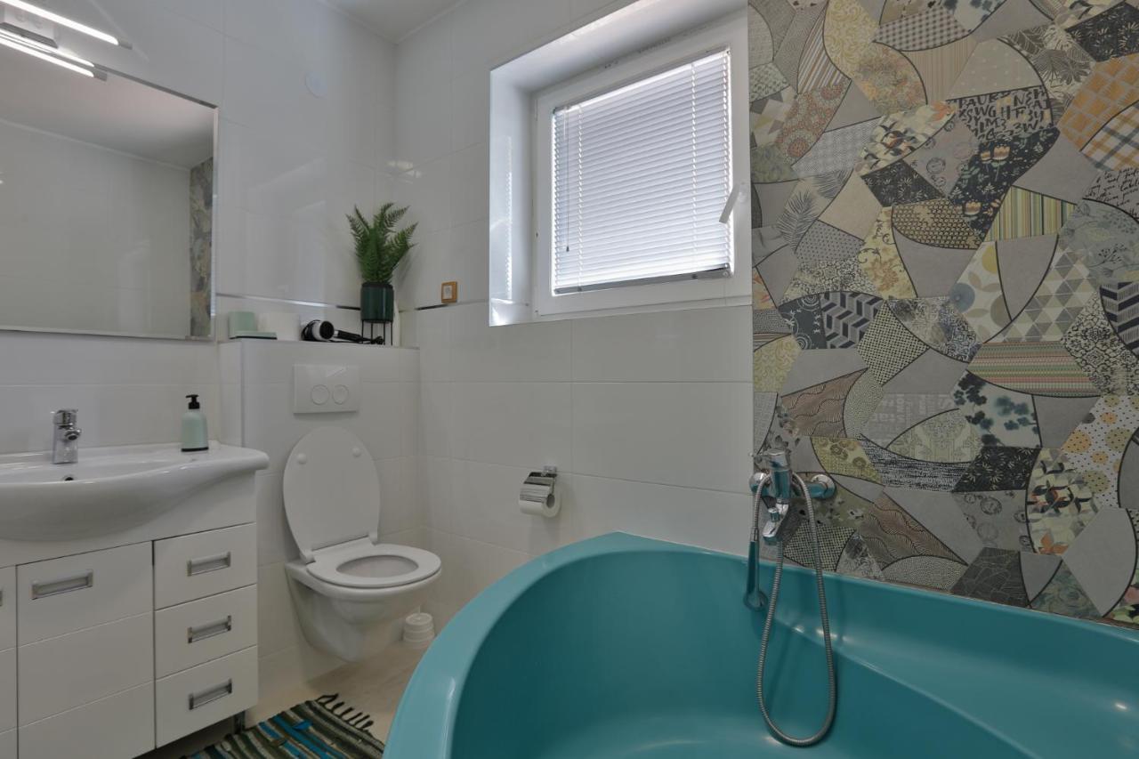 Aviator Apartments & Rooms Nikola Tesla Airport Belgrade Surcin Ngoại thất bức ảnh