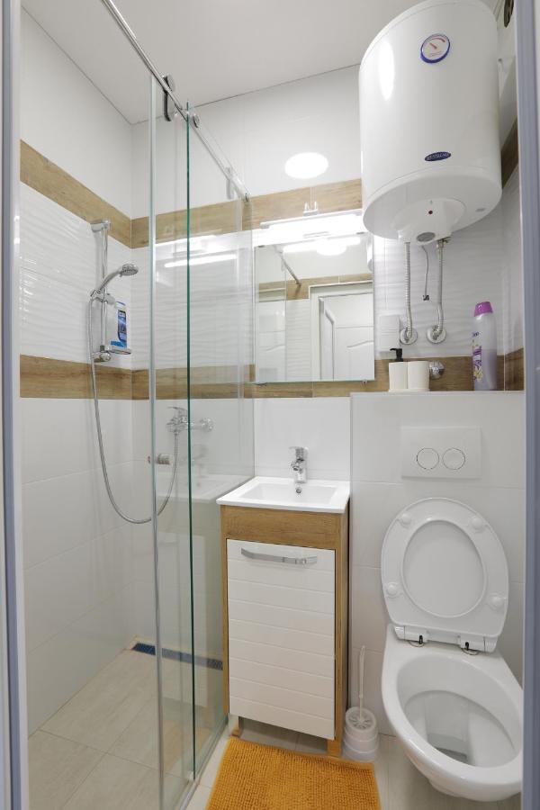 Aviator Apartments & Rooms Nikola Tesla Airport Belgrade Surcin Ngoại thất bức ảnh