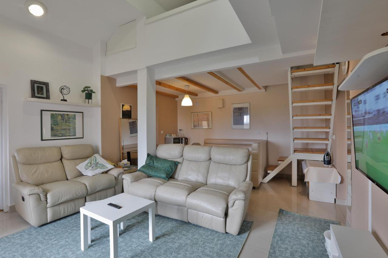 Aviator Apartments & Rooms Nikola Tesla Airport Belgrade Surcin Ngoại thất bức ảnh