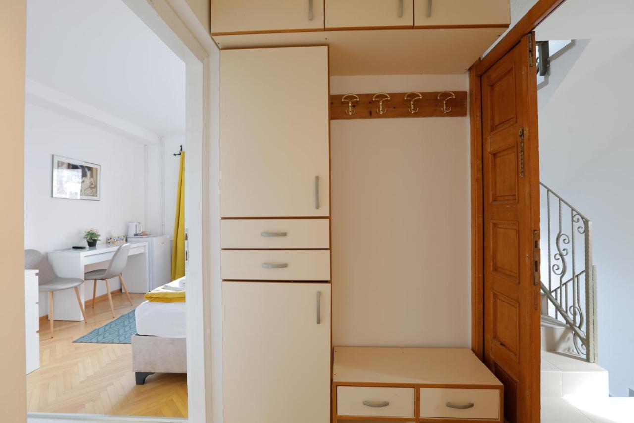 Aviator Apartments & Rooms Nikola Tesla Airport Belgrade Surcin Ngoại thất bức ảnh