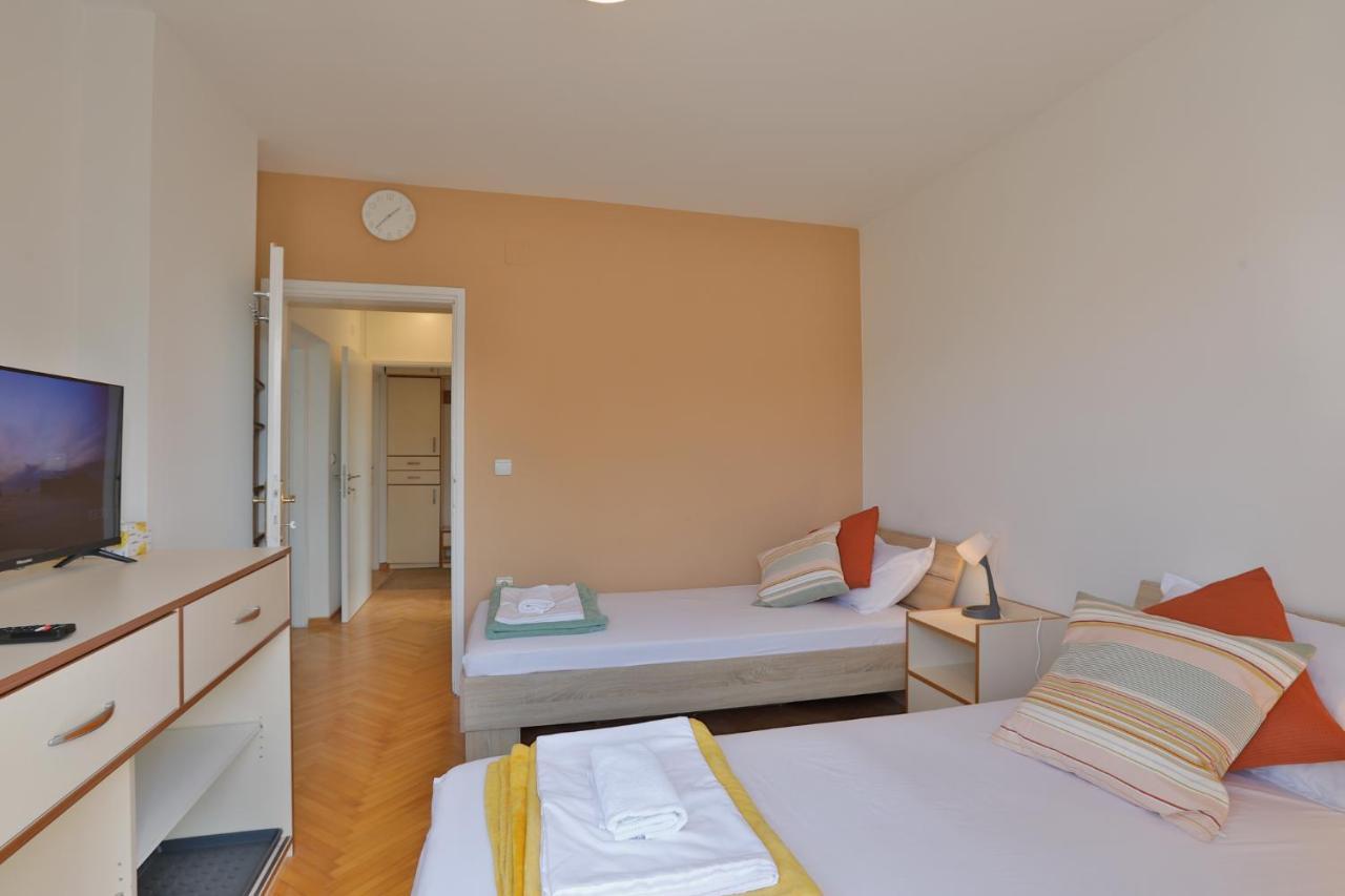 Aviator Apartments & Rooms Nikola Tesla Airport Belgrade Surcin Ngoại thất bức ảnh