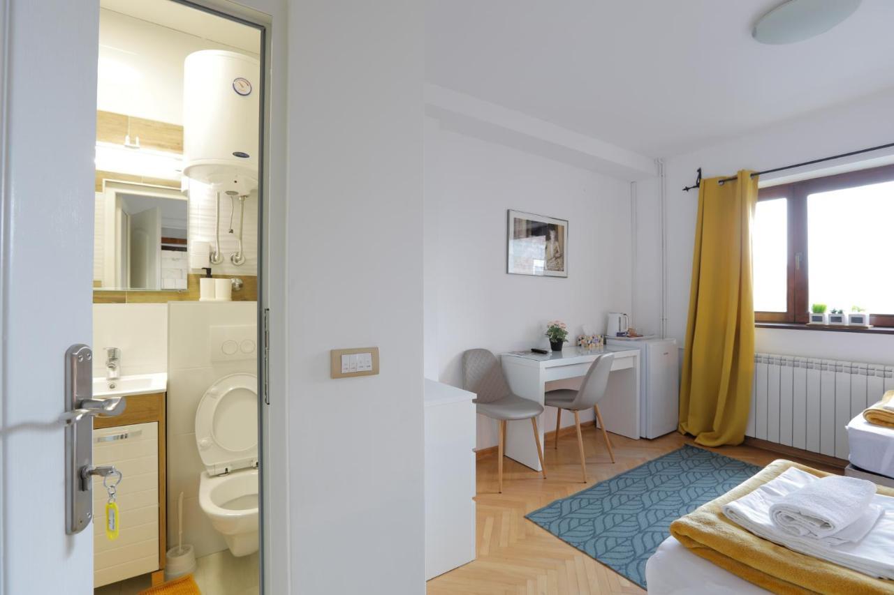Aviator Apartments & Rooms Nikola Tesla Airport Belgrade Surcin Ngoại thất bức ảnh