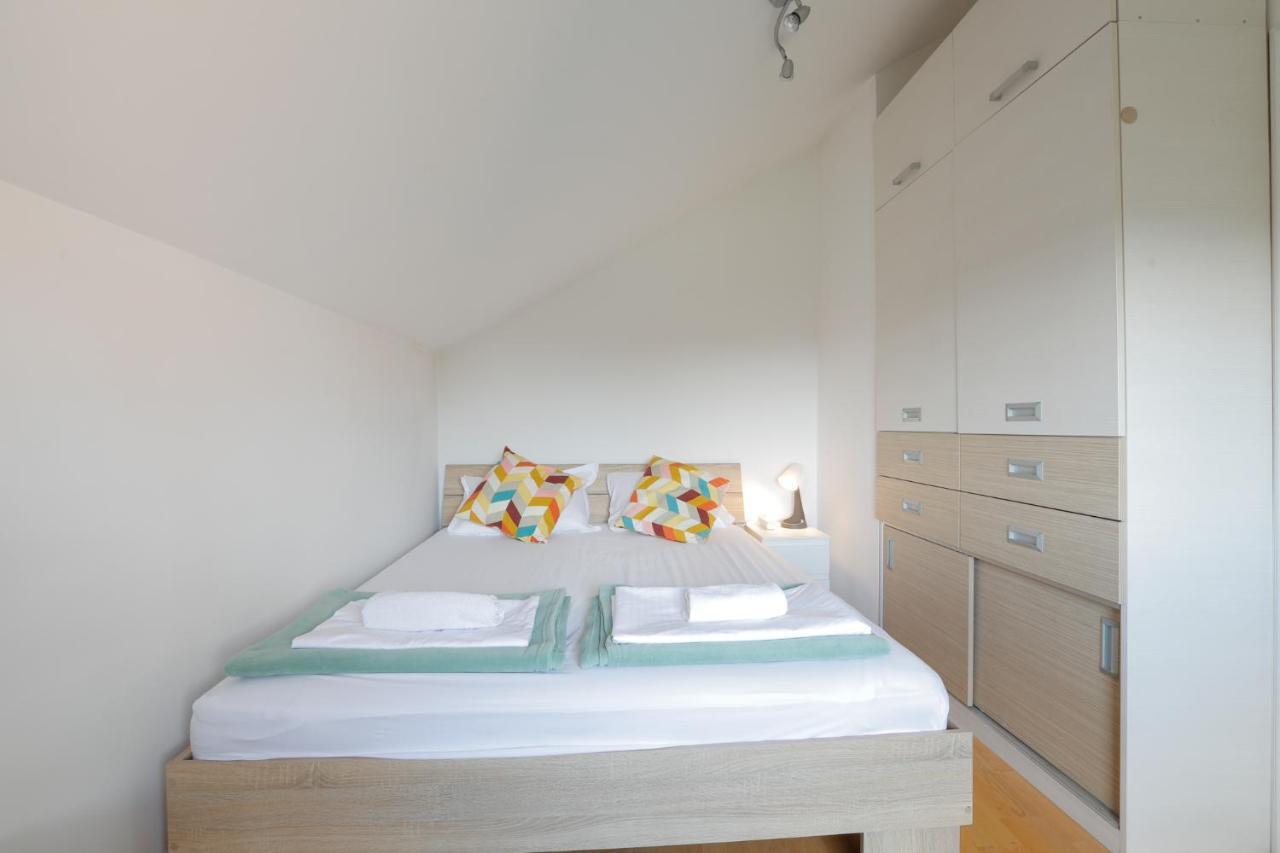Aviator Apartments & Rooms Nikola Tesla Airport Belgrade Surcin Ngoại thất bức ảnh